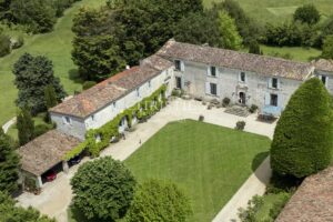 Maxwell-Baynes Christie's logis manoir chateau mer plage forêt france charente-maritime royan saintes rochefort