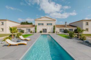 Impressive 6.5 ha estate - AOC Haut Médoc vineyard - Wine tourism
