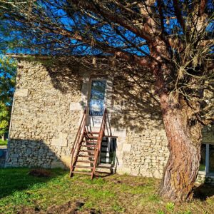 Turnkey 9-hectare vineyard estate
