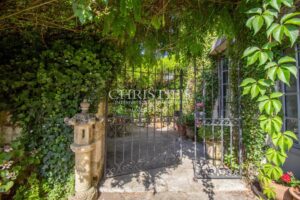 La Tour Sud - Une histoire gravée dans la pierre