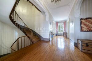 royan la tremblade propriété maison maître jardin piscine calme lumineuse garage gîte hôtes mer plage gare aéroport commerces vente immobilier maxwell-baynes christie's