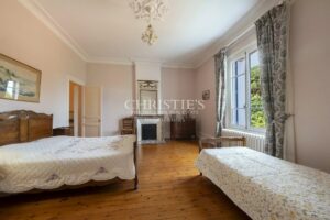 royan la tremblade propriété maison maître jardin piscine calme lumineuse garage gîte hôtes mer plage gare aéroport commerces vente immobilier maxwell-baynes christie's