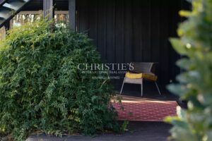 Gujan Mestras: House on the front line / sea front