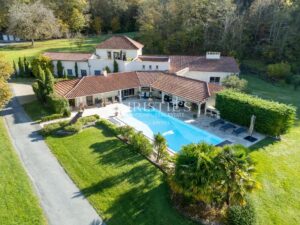 Beautiful riverside mill and contemporary house Dordogne