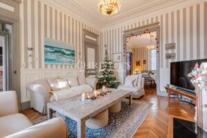 St Genes - Hotel Particulier avec 2 places de stationnement