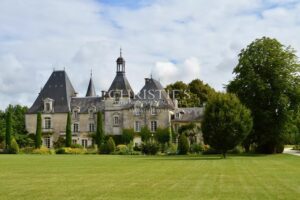Chateau de Campagne et Domaine extraordinaire près de Brantôme