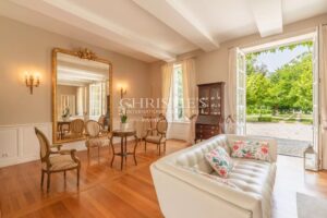 Rive Droite - Maison de Maître récemment rénovée à Cambes