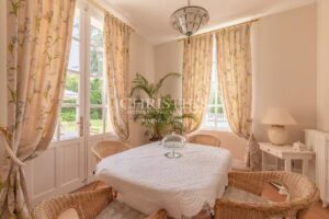 Rive Droite - Maison de Maître récemment rénovée à Cambes