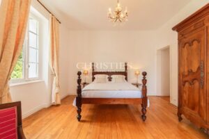 Rive Droite - Maison de Maître récemment rénovée à Cambes