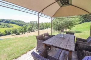 Domaine Rural, alimentés par l'énergie solaire et 100 % d'électricité renouvelable, Lac et 18 hectares de terrain vallonné