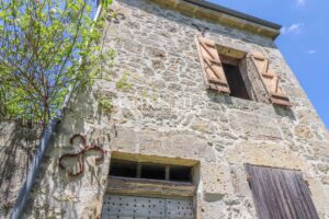 Domaine Rural, alimentés par l'énergie solaire et 100 % d'électricité renouvelable, Lac et 18 hectares de terrain vallonné