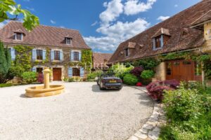 Exquisite Luxury Property with Pool, Tennis Court, and Breathtaking Views