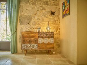 Propriété exquise avec piscine à proximité d'un beau village médiéval