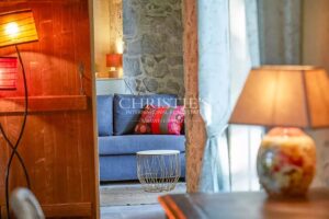 Propriété exquise avec piscine à proximité d'un beau village médiéval