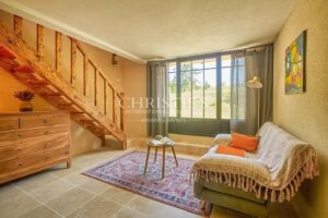 Propriété exquise avec piscine à proximité d'un beau village médiéval