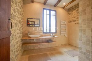 Propriété exquise avec piscine à proximité d'un beau village médiéval