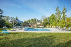 Propriété exquise avec piscine à proximité d'un beau village médiéval