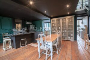 Chartrons - Spacieux appartement de charme de 190m² avec terrasse