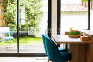 BORDEAUX SAINT-SEURIN - MAISON DE VILLE AVEC GARAGE ET JARDIN