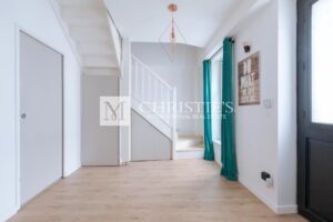 BORDEAUX SAINT-SEURIN - MAISON DE VILLE AVEC GARAGE ET JARDIN