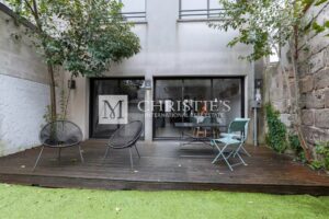 BORDEAUX SAINT-SEURIN - MAISON DE VILLE AVEC GARAGE ET JARDIN