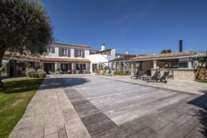 Exceptional Residence, Guest House & Collector’s Garage – Le Bois-Plage-en-Ré
