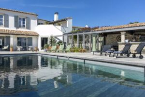 Exceptional Residence, Guest House & Collector’s Garage – Le Bois-Plage-en-Ré