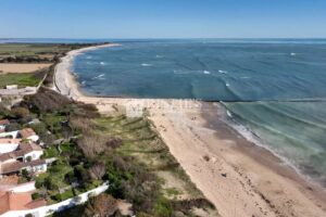 Exceptional Residence, Guest House & Collector’s Garage – Le Bois-Plage-en-Ré