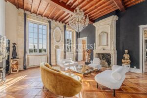 À moins d'une 1h de Bordeaux, Château du XVIII ème siècle