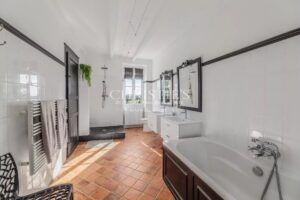 À moins d'une 1h de Bordeaux, Château du XVIII ème siècle