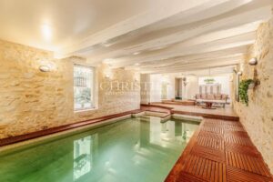 À moins d'une 1h de Bordeaux, Château du XVIII ème siècle