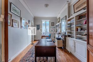 Bordeaux center: Duplex apartment / elevator / 4 bedrooms
