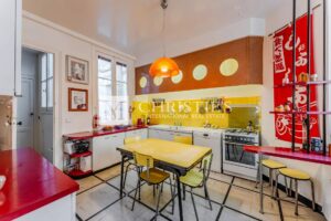 Bordeaux center: Duplex apartment / elevator / 4 bedrooms