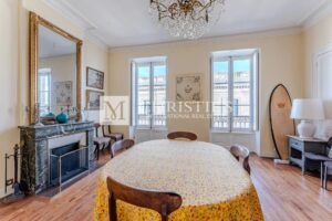 Bordeaux center: Duplex apartment / elevator / 4 bedrooms