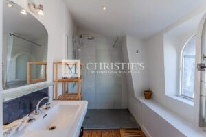 Bordeaux center: Duplex apartment / elevator / 4 bedrooms