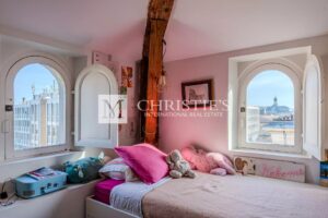 Bordeaux center: Duplex apartment / elevator / 4 bedrooms