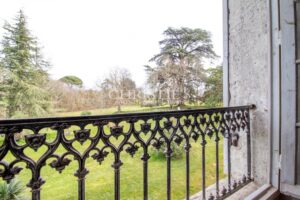 Noble Domaine Aristocratique avec Cottage de Gardien et Granges, niché au sein d'un parc exquis