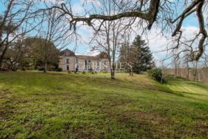 Noble Domaine Aristocratique avec Cottage de Gardien et Granges, niché au sein d'un parc exquis