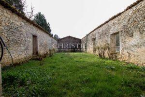 Noble Domaine Aristocratique avec Cottage de Gardien et Granges, niché au sein d'un parc exquis