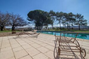 Noble MANSARD MAISON avec maison d'amie, granges et écuries, niché dans une campagne exquise