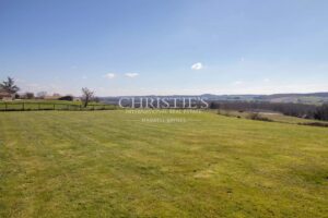 Noble MANSARD MAISON avec maison d'amie, granges et écuries, niché dans une campagne exquise