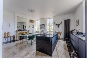 Majestueux Château du XIXᵉ siècle aux Portes de Bordeaux