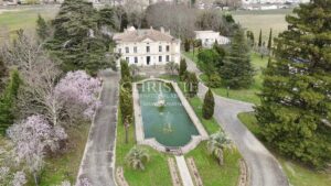 Majestueux Château du XIXᵉ siècle aux Portes de Bordeaux