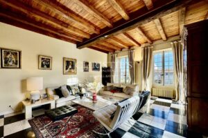 Exclusif : Élégant manoir du XVIIIe siècle avec jardin d’exception à 5 minutes de Saintes