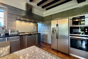 Exclusif : Élégant manoir du XVIIIe siècle avec jardin d’exception à 5 minutes de Saintes