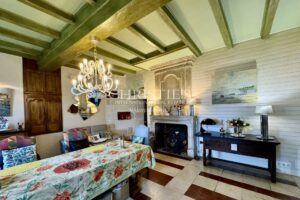 Exclusif : Élégant manoir du XVIIIe siècle avec jardin d’exception à 5 minutes de Saintes