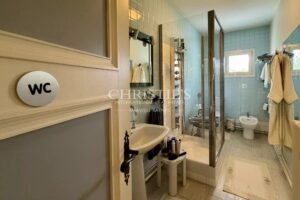 Exclusif : Élégant manoir du XVIIIe siècle avec jardin d’exception à 5 minutes de Saintes