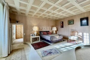 Exclusif : Élégant manoir du XVIIIe siècle avec jardin d’exception à 5 minutes de Saintes