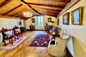 Exclusif : Élégant manoir du XVIIIe siècle avec jardin d’exception à 5 minutes de Saintes