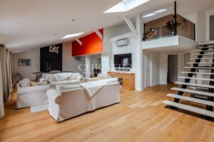 Bordeaux / Large flat in the heart of the historic centre